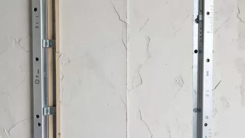 jak wyrównać ściany płytami g k