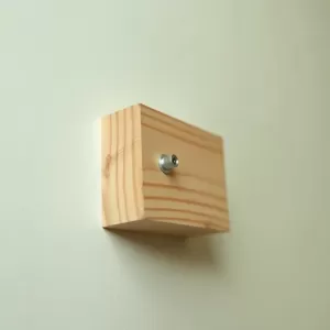 Jak zamocować kantówkę do ściany