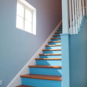 jaka najlepsza farba na klatkę schodową